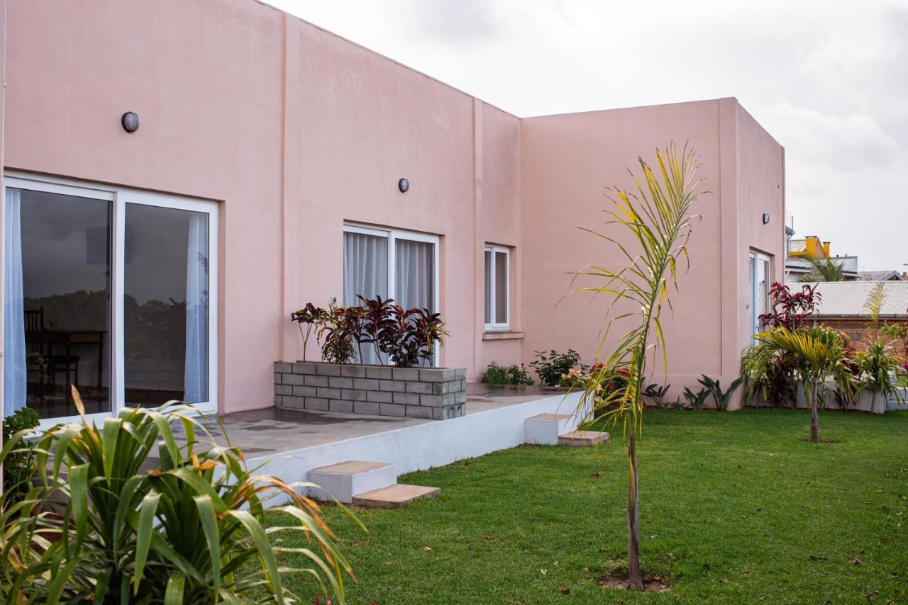 Somptua Garden Apartment Ivato  Luaran gambar