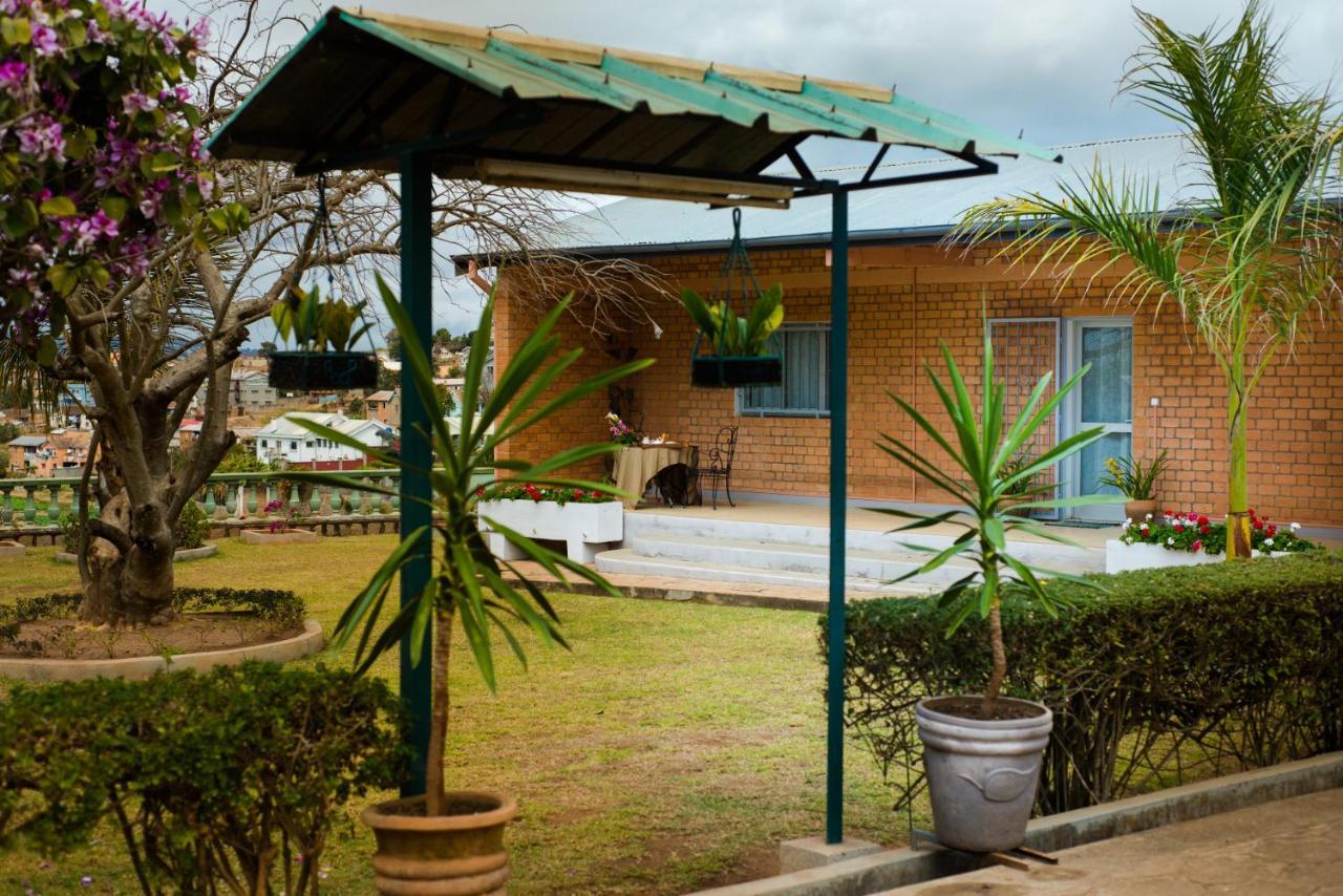 Somptua Garden Apartment Ivato  Luaran gambar